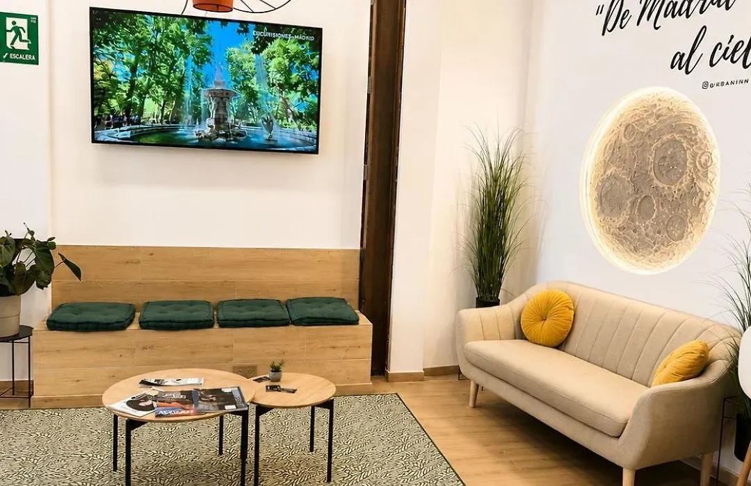 Capsule Inn Madrid-1