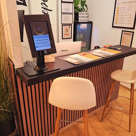 Capsule Inn Madrid-3